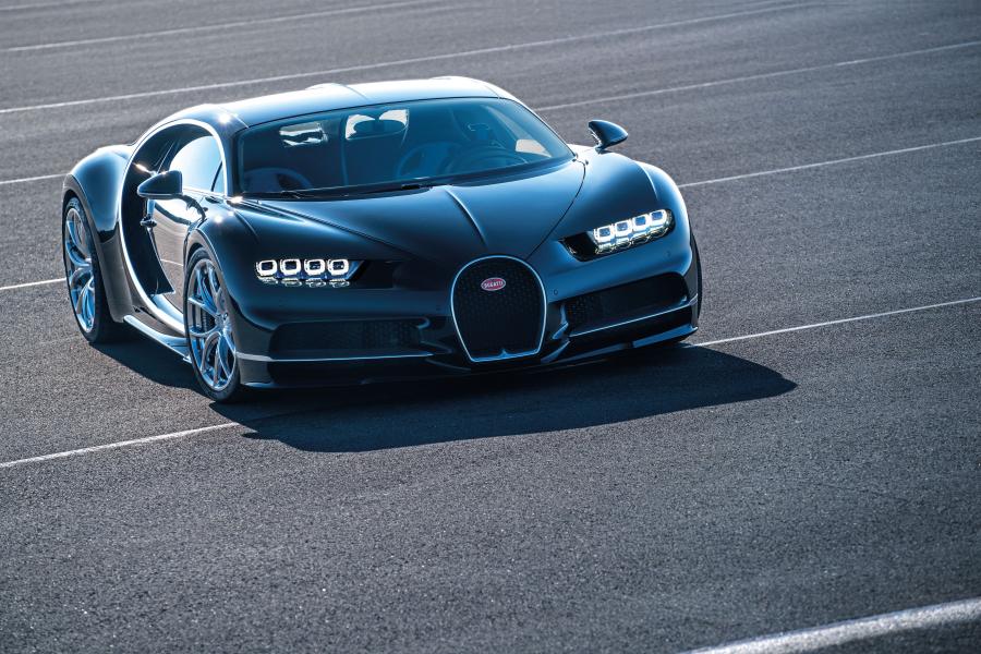  Bugatti Chiron 2016 года  (фото 15 из 51)